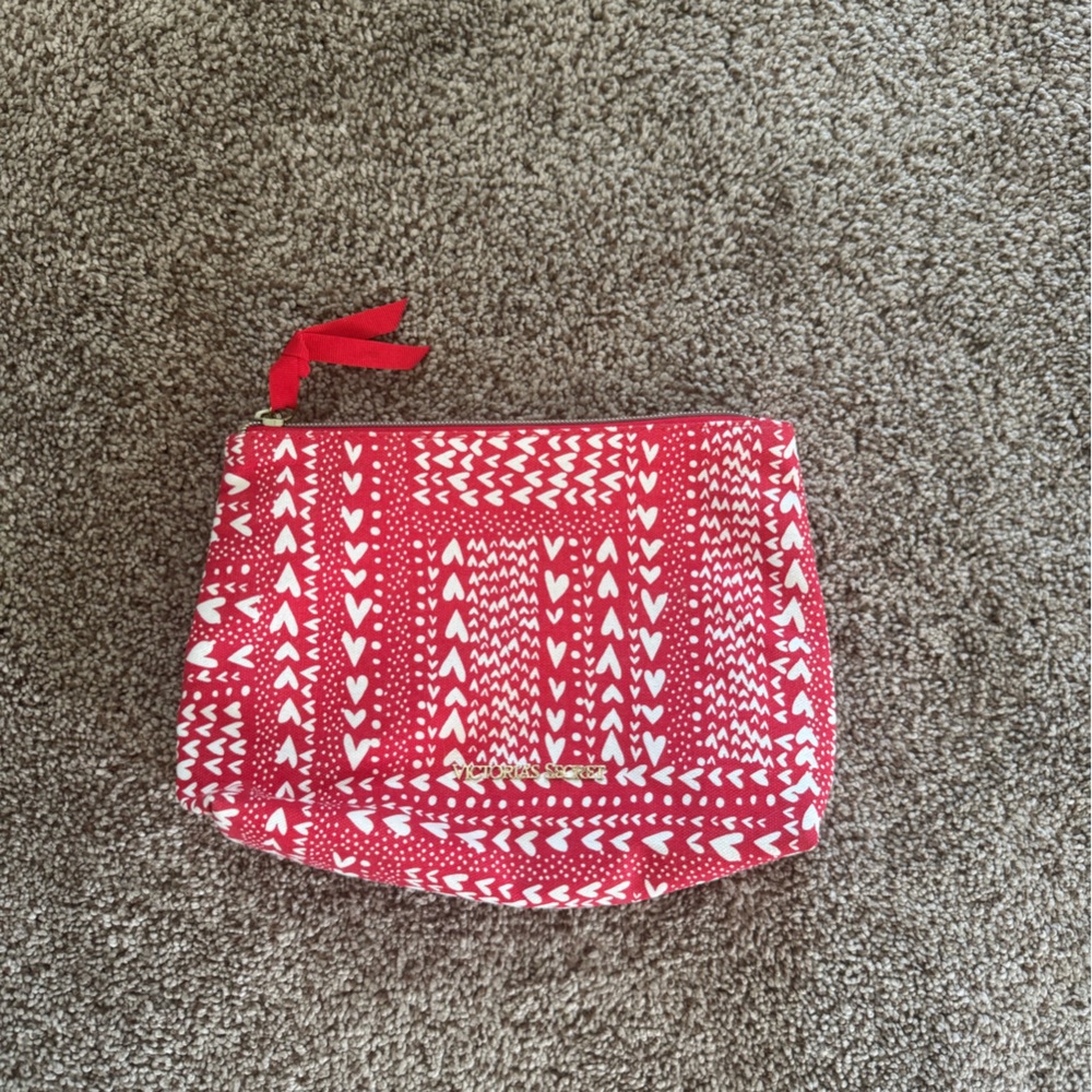 Red And White Patterned Pouch - image 1